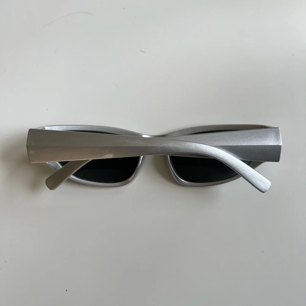 y2k 2000s vintage style chrome silver surfer sunglasses